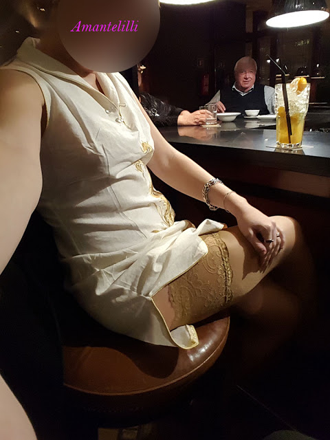 Voir Amantelilli oser draguer, allumer puis coucher avec un homme non libertin dans un bar : Un Rêve